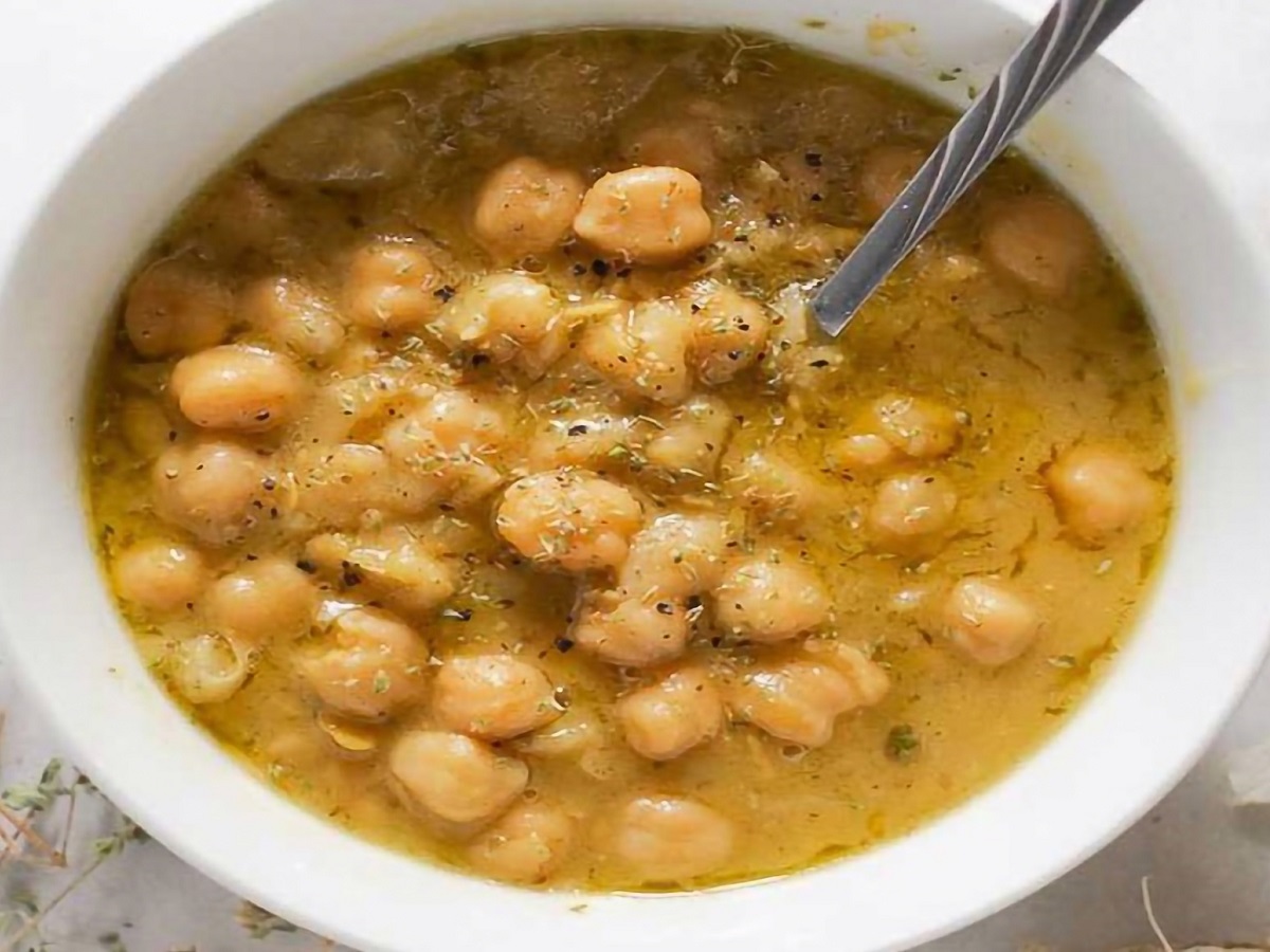 Ρεβύθια σούπα: Συνταγή για την τέλεια ρεβιθάδα