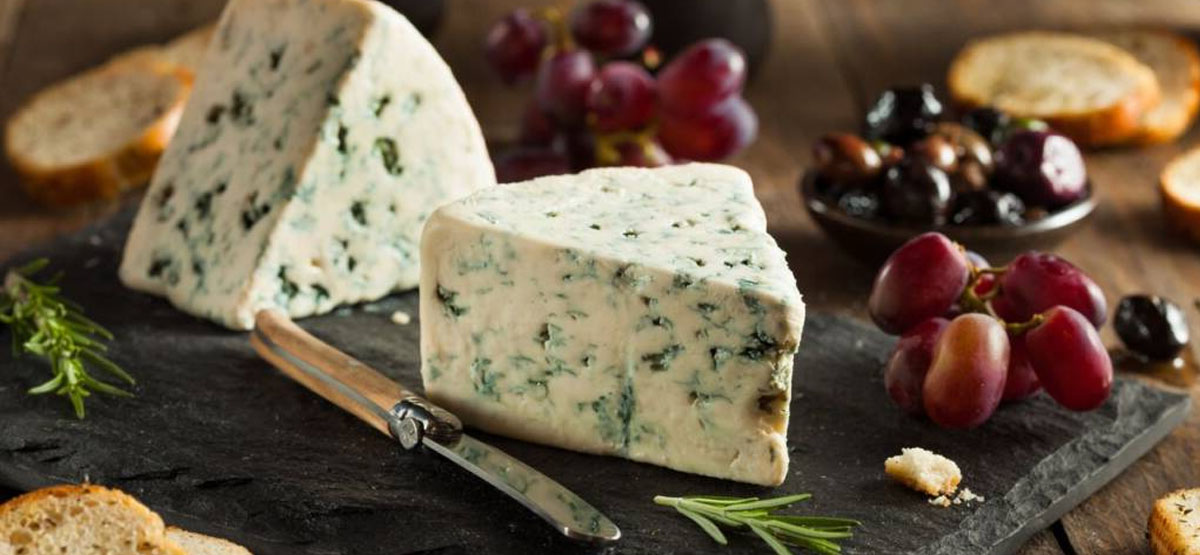 Συνταγές που περιέχουν ροκφόρ ή μπλε τυρί